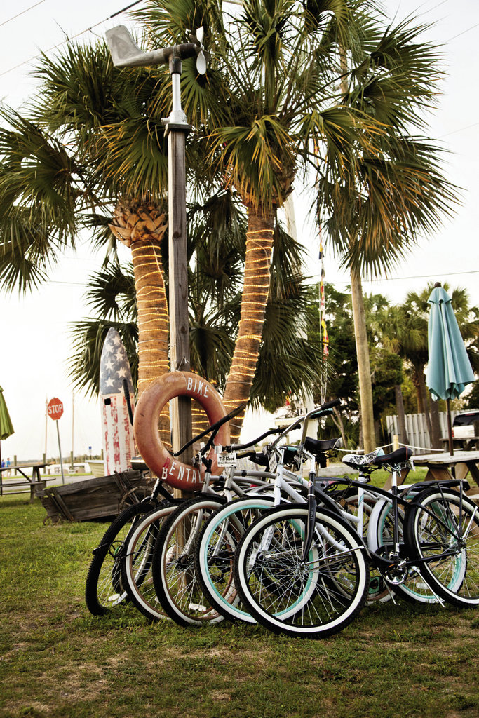 It’s a breeze to find rental wheels for exploring the bike-friendly town or paths on St. George Barrier Island.