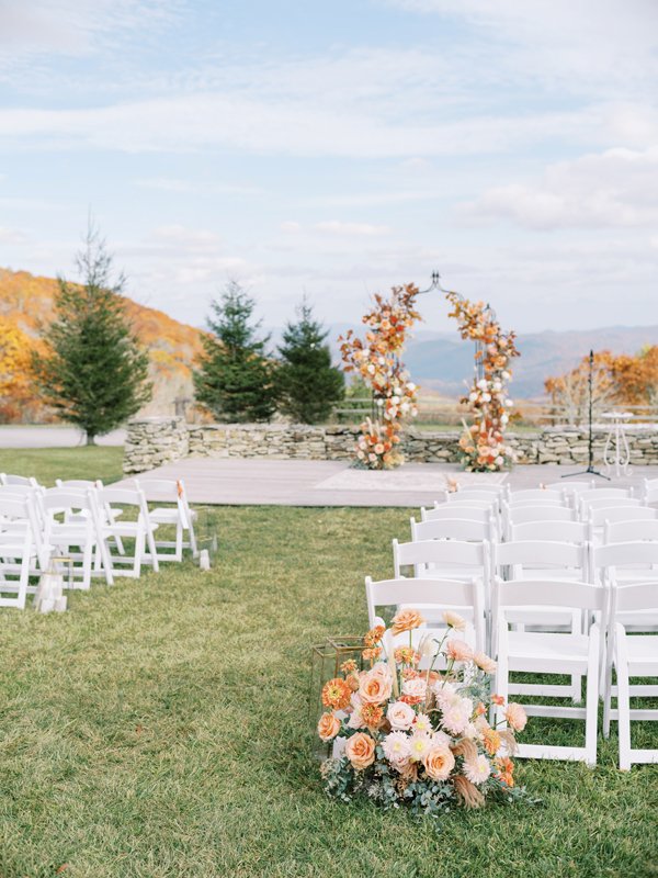 Ceremony florals pair perfectly with the natural landscape.