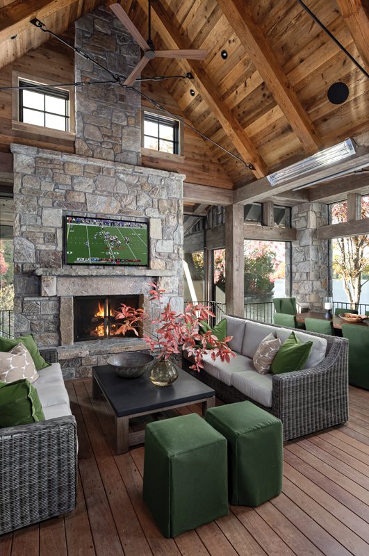 Wooden beams made from Douglas firs line the reclaimed ceiling panels. Two subtle windows allow sunlight to pour into the living space from above.