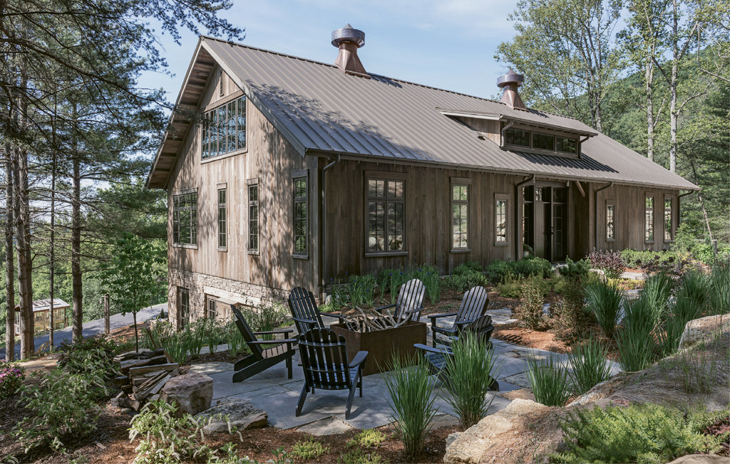 Samsel Architects helped turn the circa-1870 barn into a home.