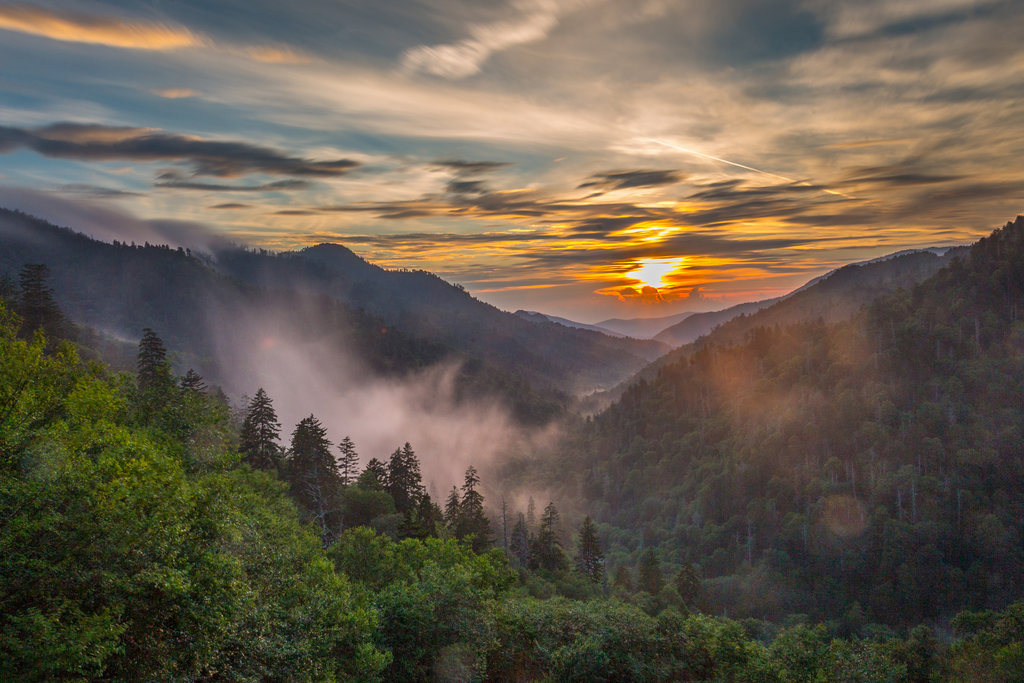 HONORABLE MENTION - SUNSET IN THE SMOKIES - Chelsea Lanford - Sunset at Newfound Gap in Great Smoky Mountains National Park. Amateur category
