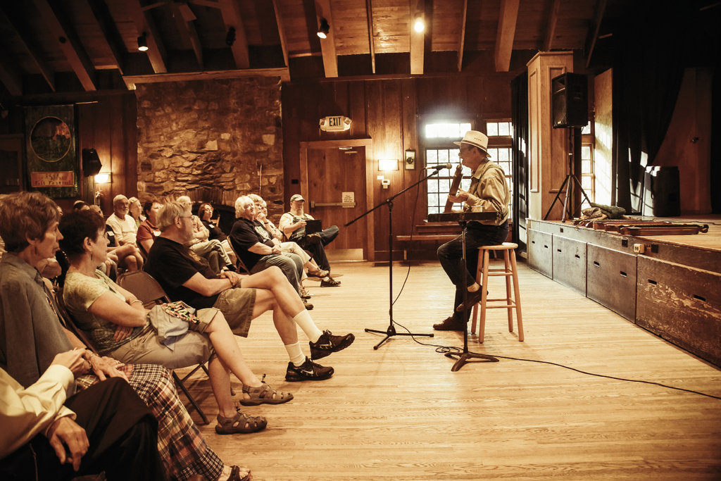 During the summer, each week is dedicated to a theme. Ralph Lee Smith gives an evening talk as part of  Dulcimer Week.
