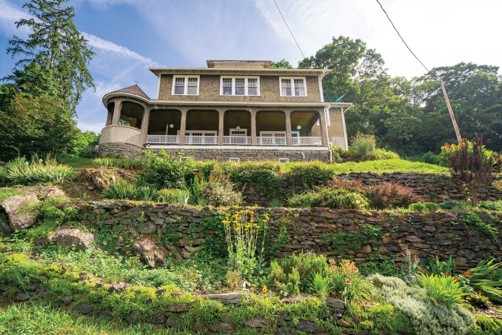 The Marshall House Inn.