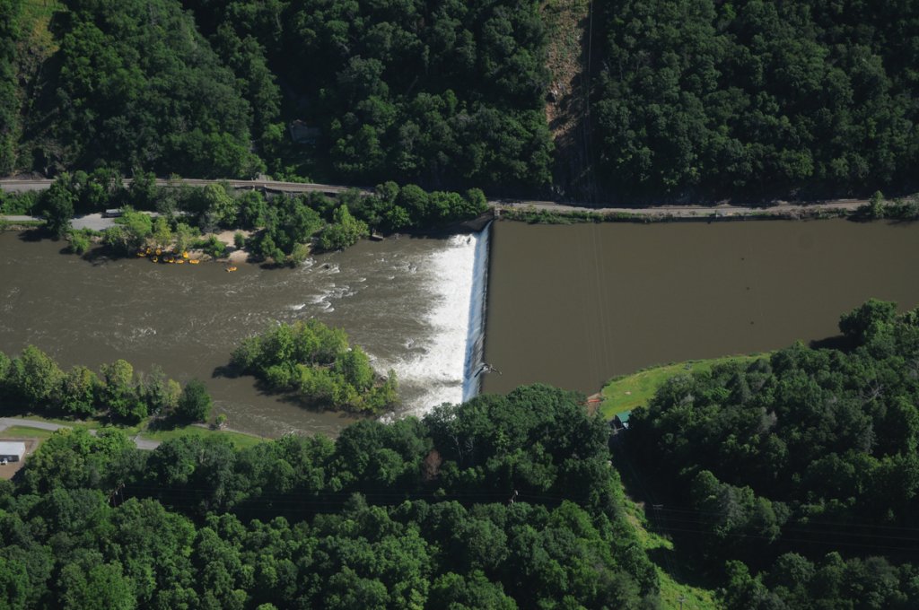 At Redmon Dam downstream from Marshall, MountainTrue is adding new areas for parking, picnicking, and river access.AmericanRivers is working with the Metropolitan Sewerage District to remove Craggy Dam.