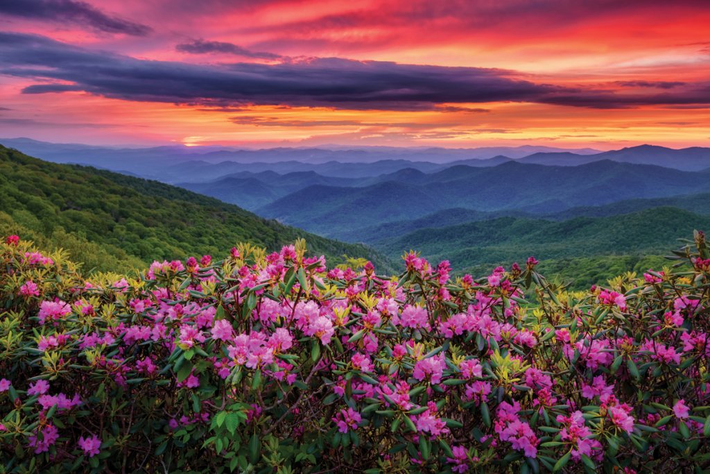 A sunset over the Blue Ridge Parkway.