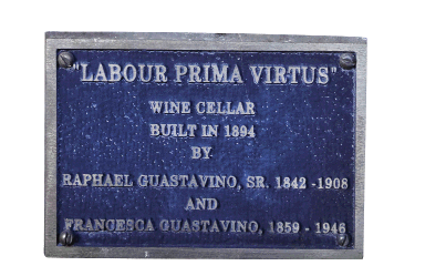A plaque inscribed with Guastavino’s motto, “labor is the chief virtue.”