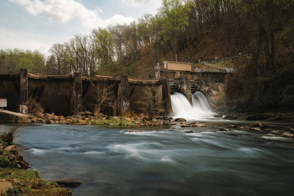 Currently, the Ela Dam divides the Oconaluftee River, which disrupts the water flow, and disconnects the land from its origins.