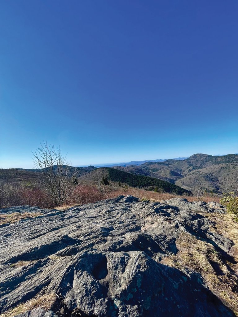 The overlook at Sam’s Knob.  Shutterstock/ MST Photos