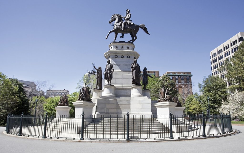 Capitol Square includes the Virginia Washington Monument.