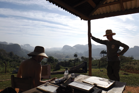 Cuban Chronicles: Holt’s most recent painting expedition took him to both the bustling streets of Havana and the rural wonderland of Viñales in western Cuba.